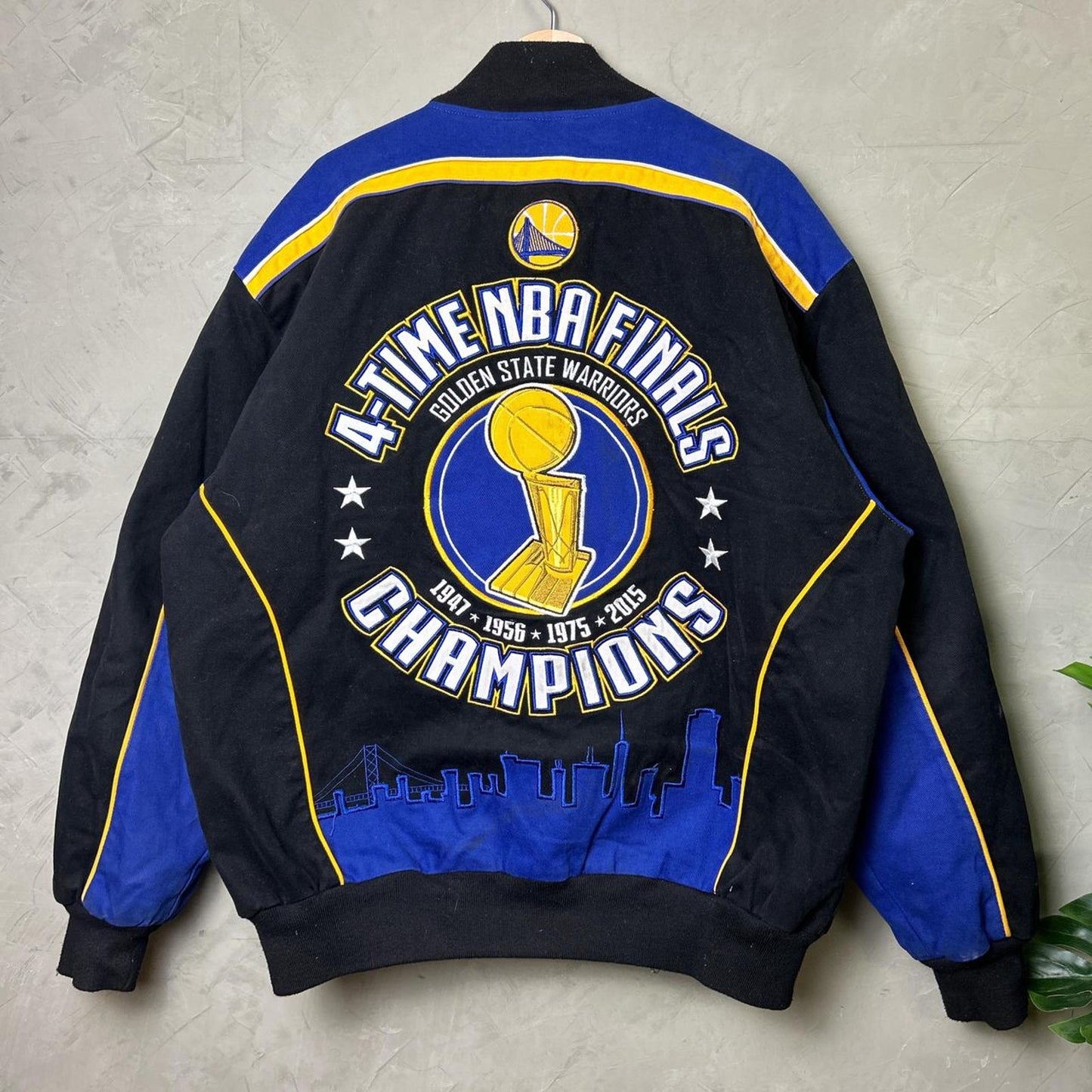 Golden State Warriors 4-Time NBA Champions Skyline GIII Carl Banks L 2015 Jacket