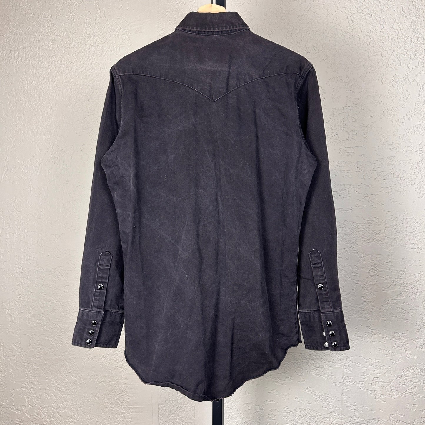 Wrangler X-Long Tails Vintage 90s Black Pearl Snap Small Button Down Shirt