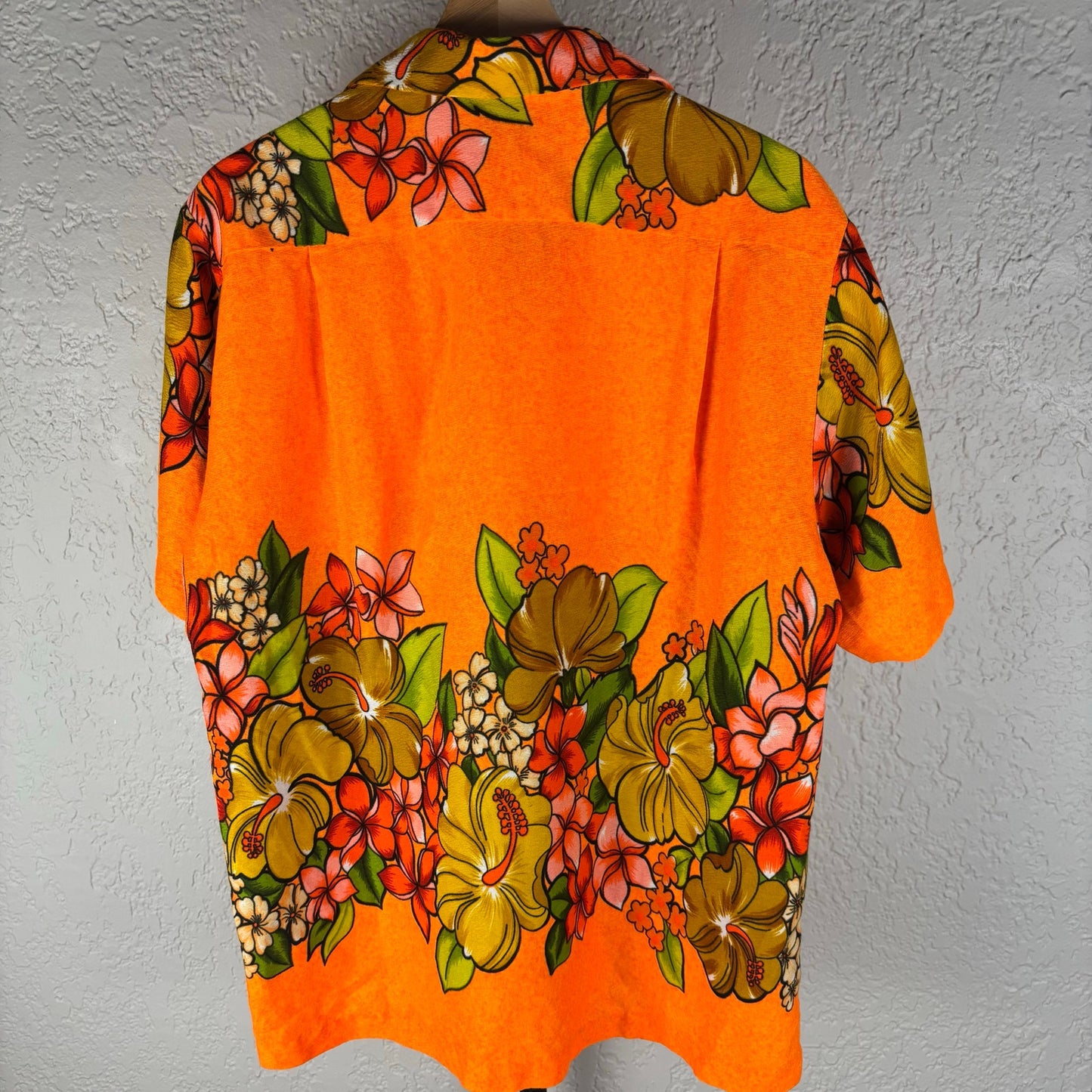 1980s Acrylic Skirts N Blouses Specialty Hawaiian Floral Medium Button Shirt