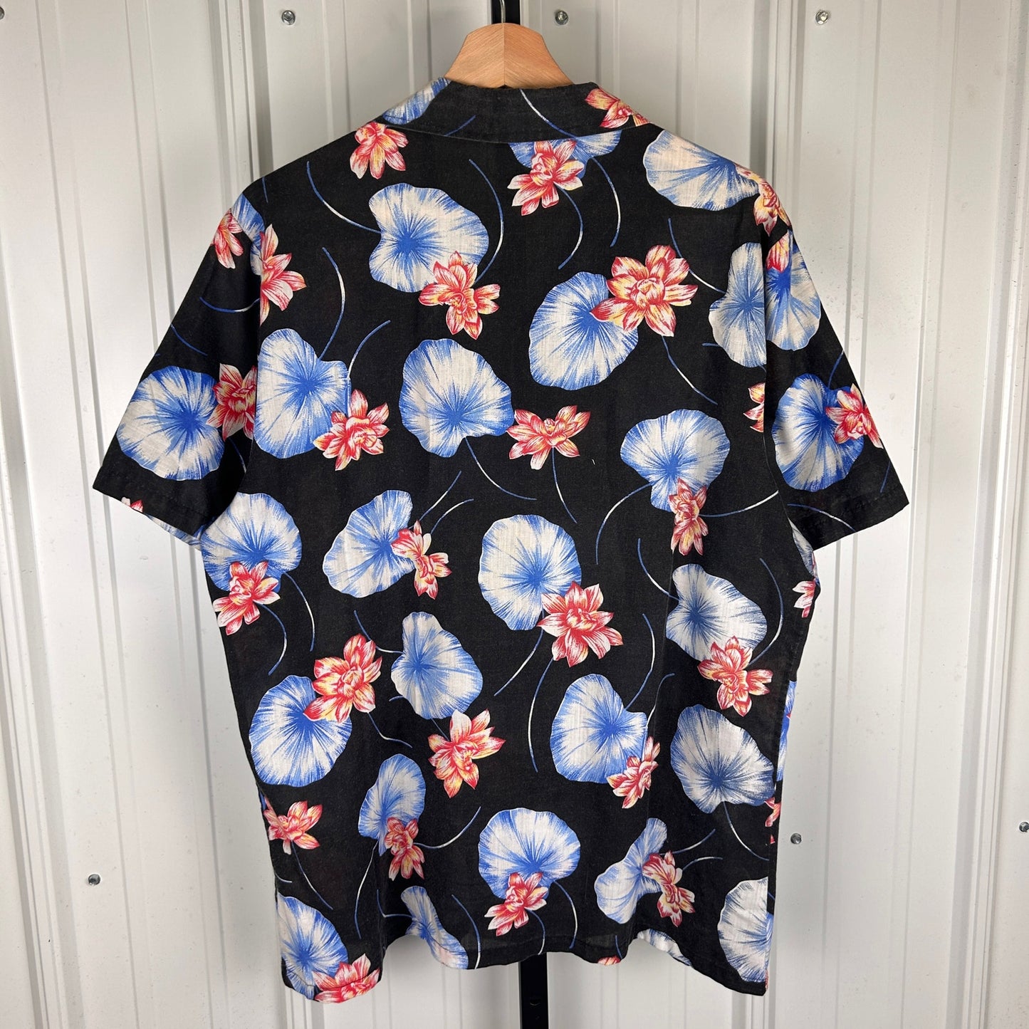 David Robert Collection Vintage Made in USA Hawaiian Floral XL Shirt