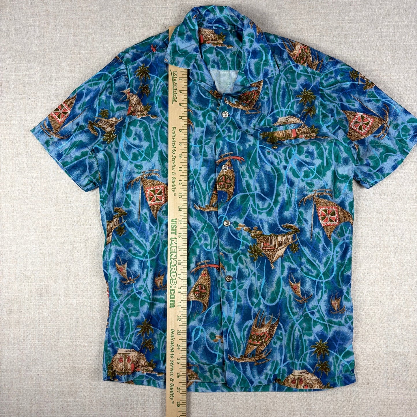 Vintage Hawaiian Loop Collar Rare Vibrant Shimmering Waters Medium Button Shirt