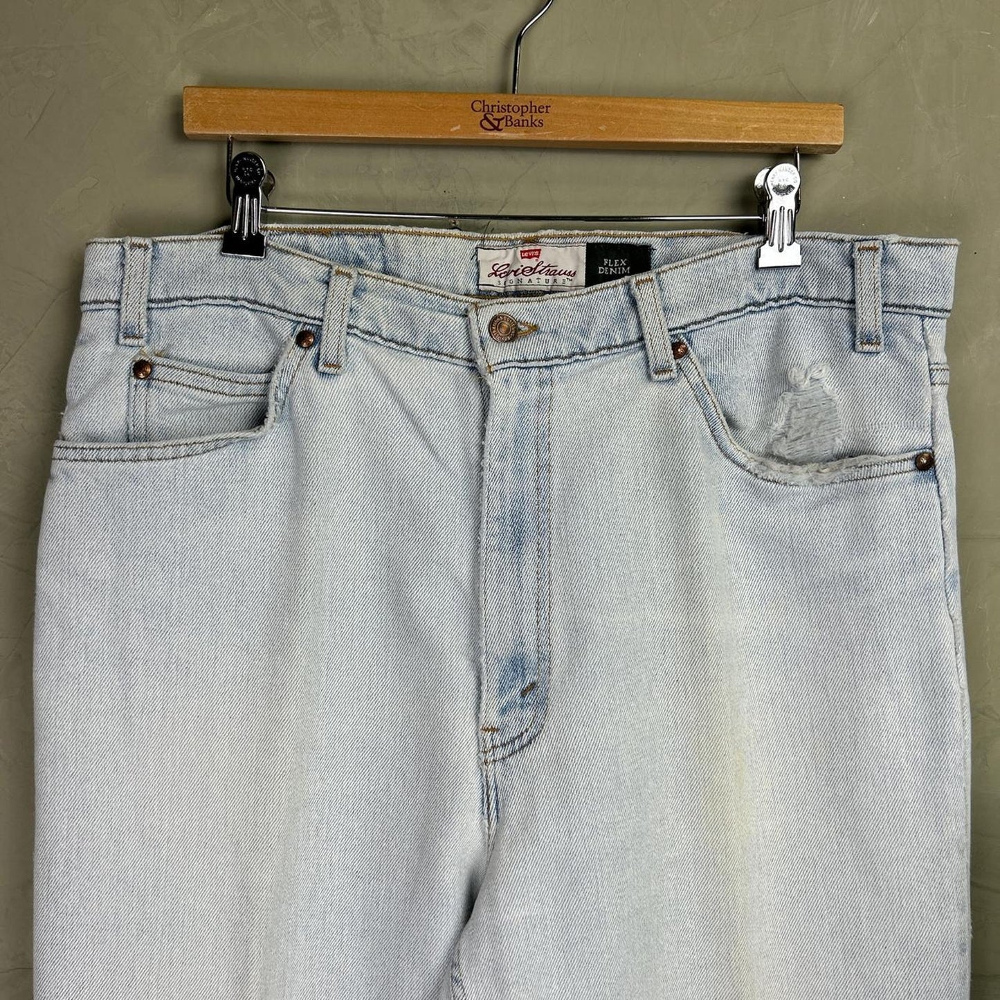 Vintage Levi’s Brown Tab 540 Flex Denim Made in USA 36 x 29 Light Wash Jeans