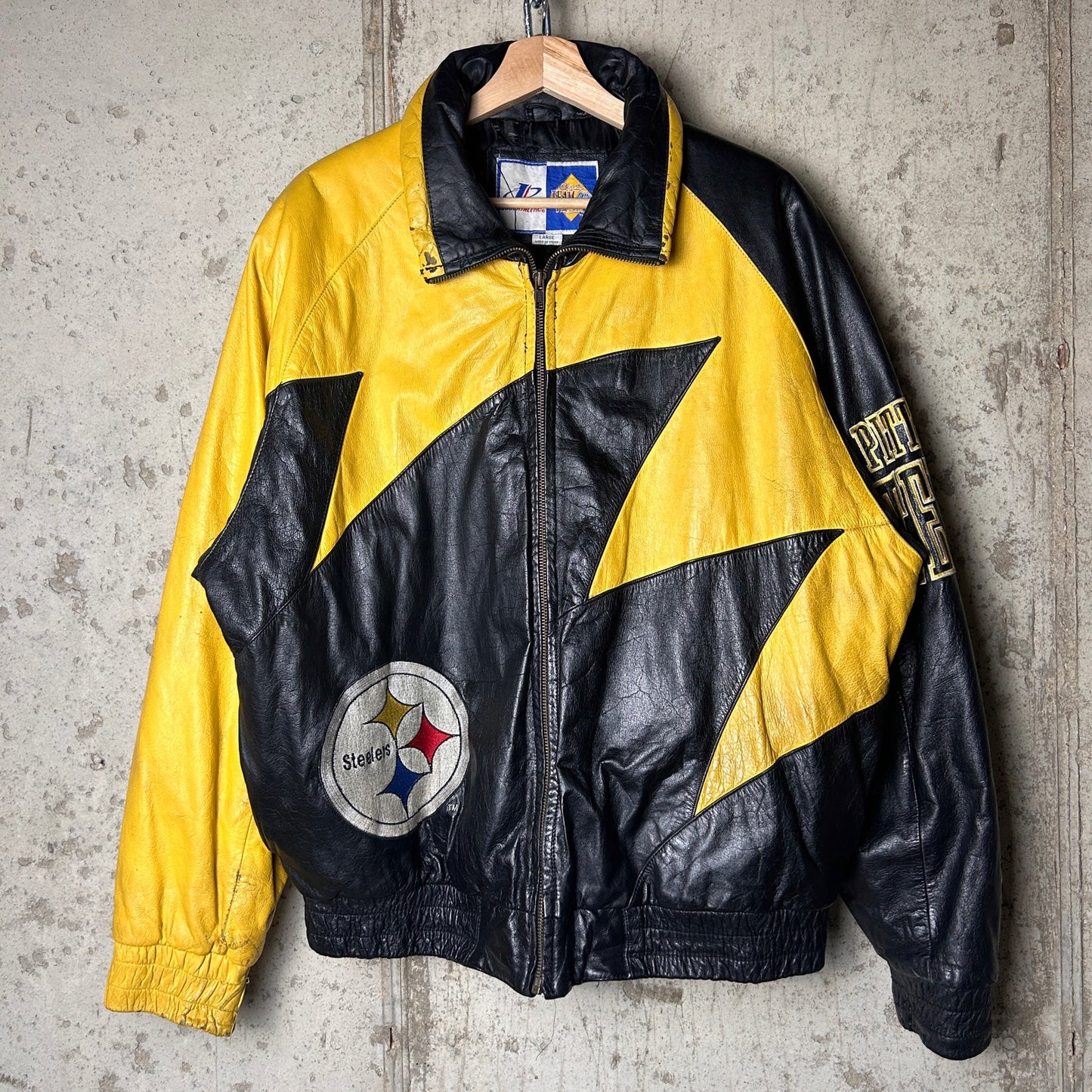 Pittsburgh Steelers RARE Sharktooth Logo Athletic Large Leather Jacket