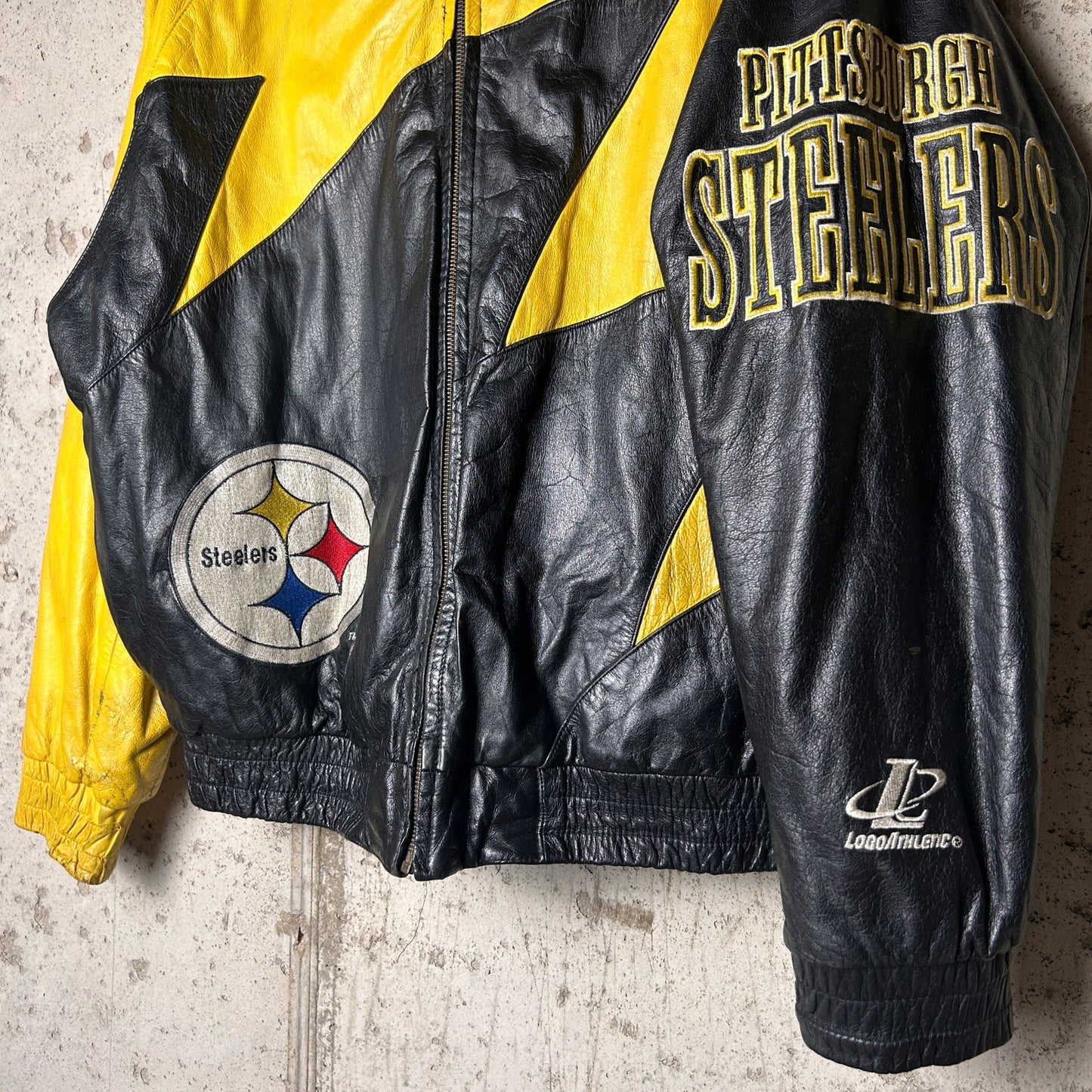 Pittsburgh Steelers RARE Sharktooth Logo Athletic Large Leather Jacket