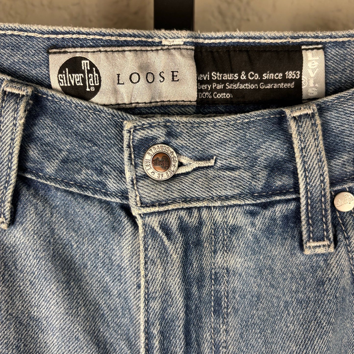 Vintage Levis Silvertab Loose Custom Wide Leg Baggy Two Tone Sz 35 Denim Jeans