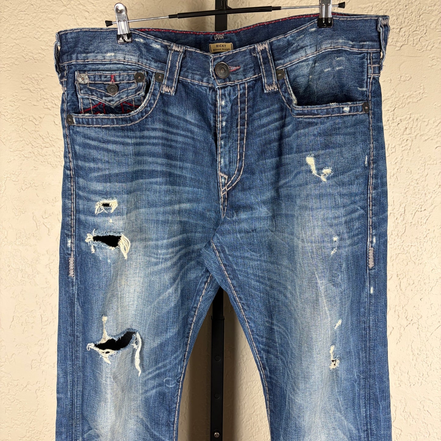 True Religion Ricky Relaxed Straight Sz 38 Dark Wash Distressed Jeans