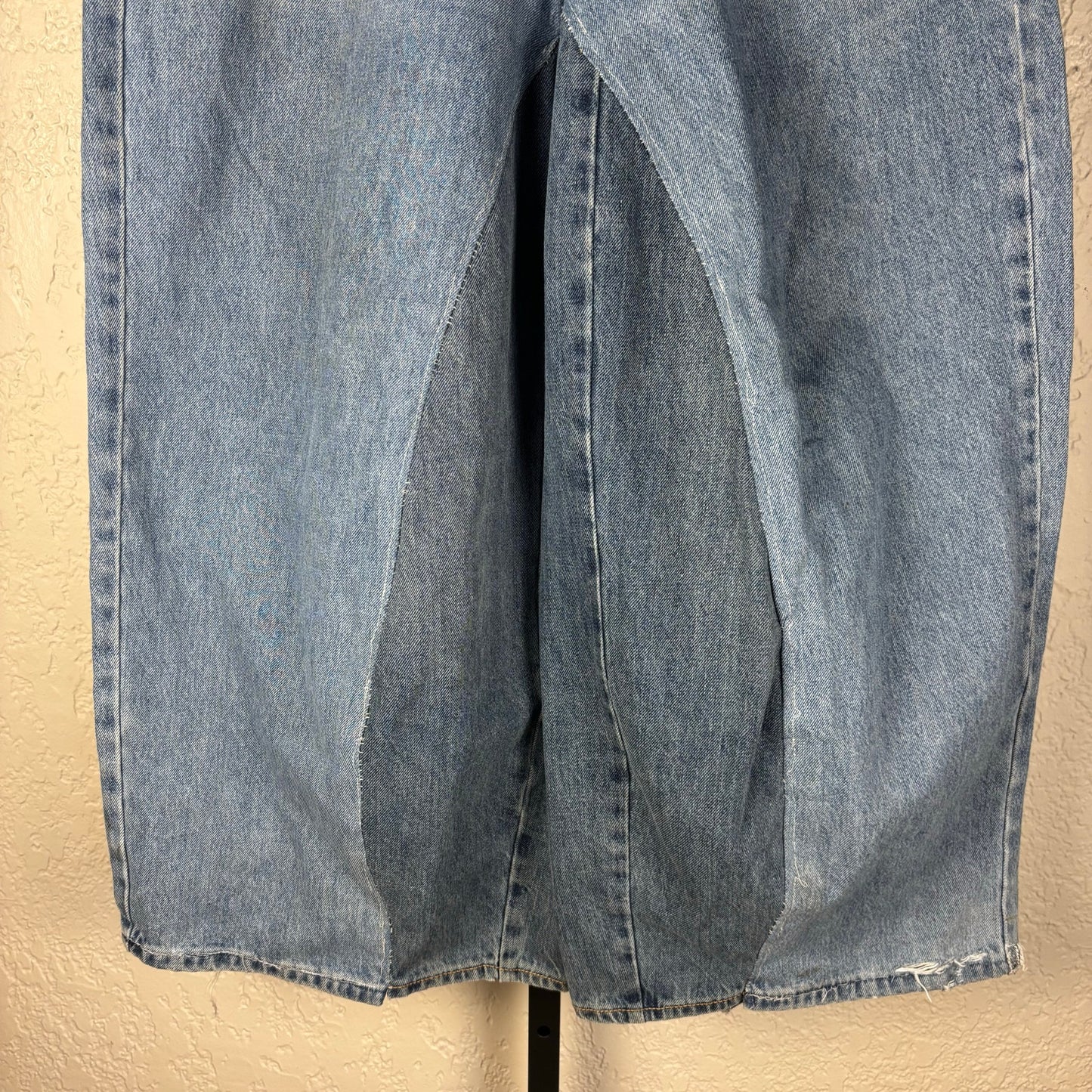 Vintage Levis Silvertab Loose Custom Wide Leg Baggy Two Tone Sz 35 Denim Jeans