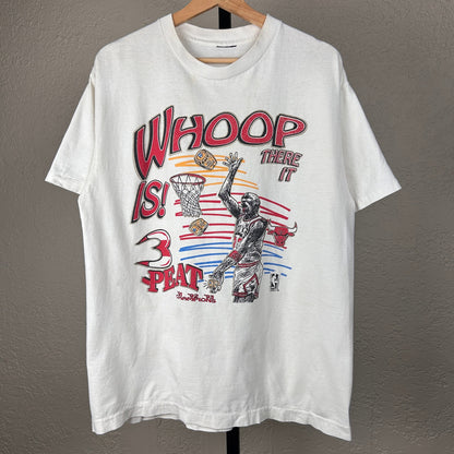 Chicago Bulls Whoop There It Is 90s Michael Jordan 3 Peat Large tee