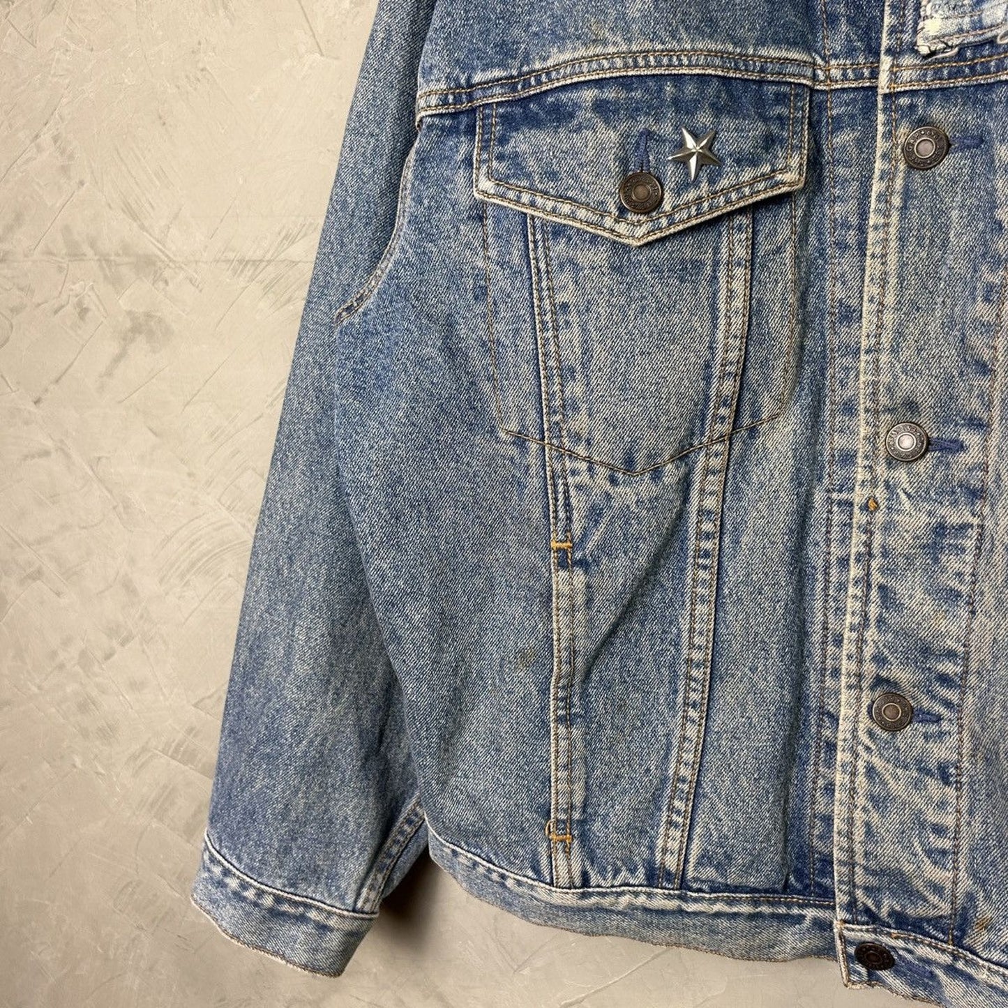 Vintage Gap DIY Embroidered Rose Medium Denim Trucker Jacket