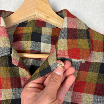 True Vintage Loop Collar 1930s/ 40s Thrashed Plaid Medium Flannel