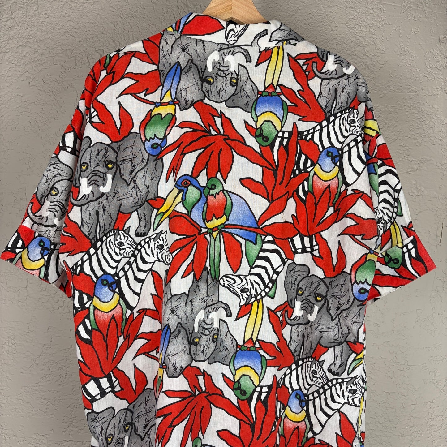 Vintage Hawaiian Avant Garde Rainforest Jungle AOP Crazy Large Button Up
