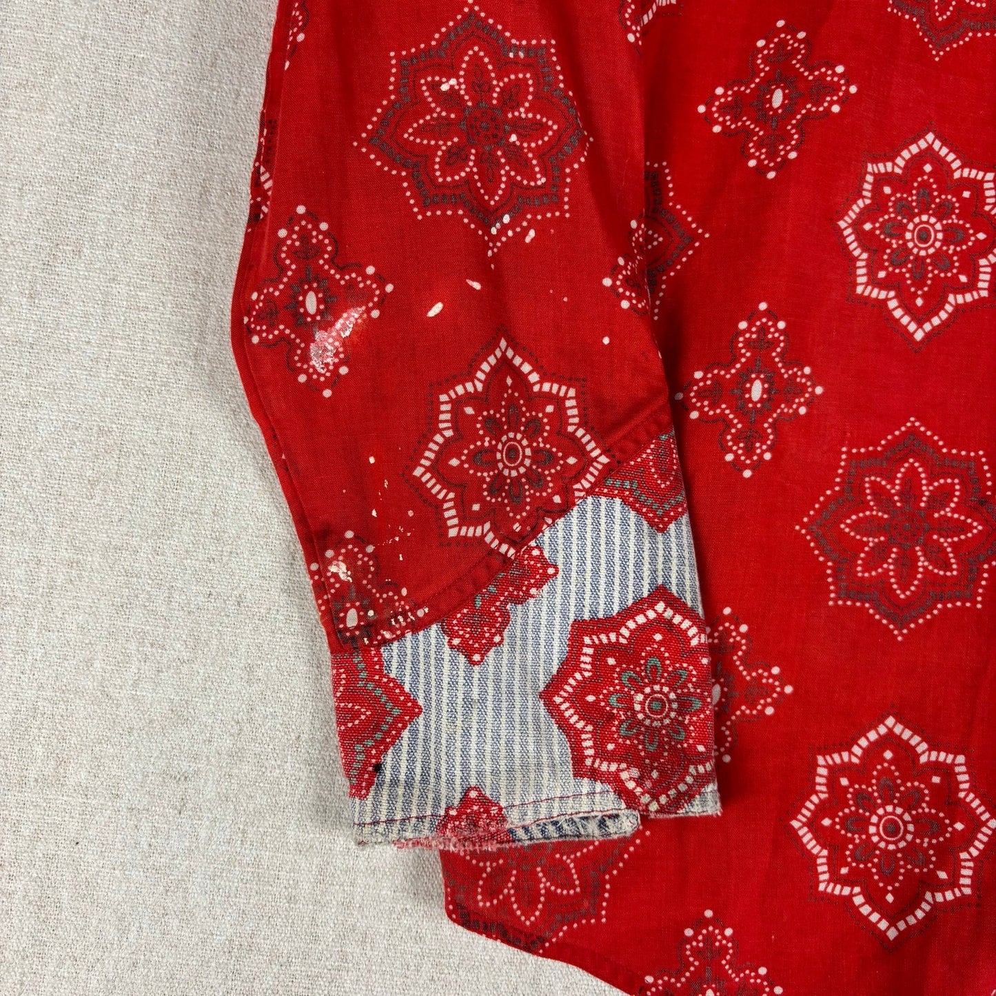 Vintage 1970s Paisley Bandana Striped Yoke and Cuffs Western Pearl Snap Medium