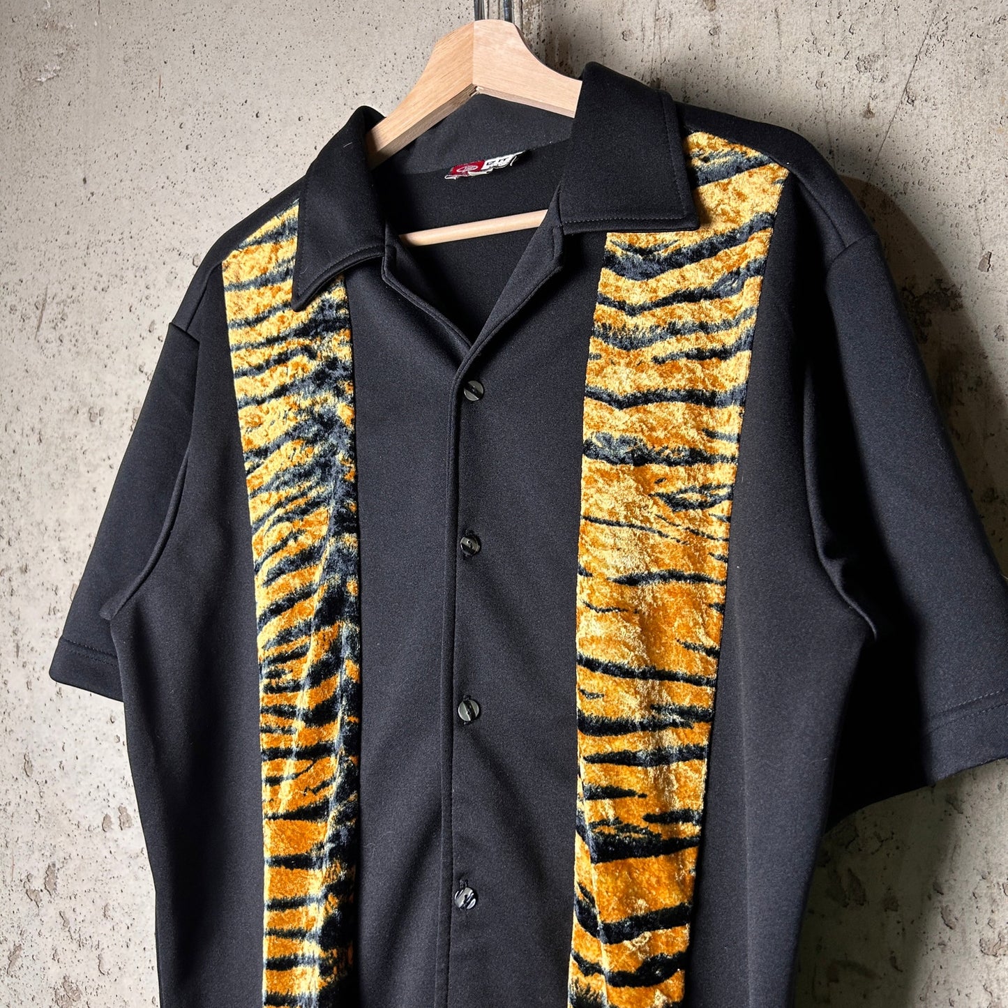 Trailer Park Boys Bowling Tiger Stripe M Y2K Button Up