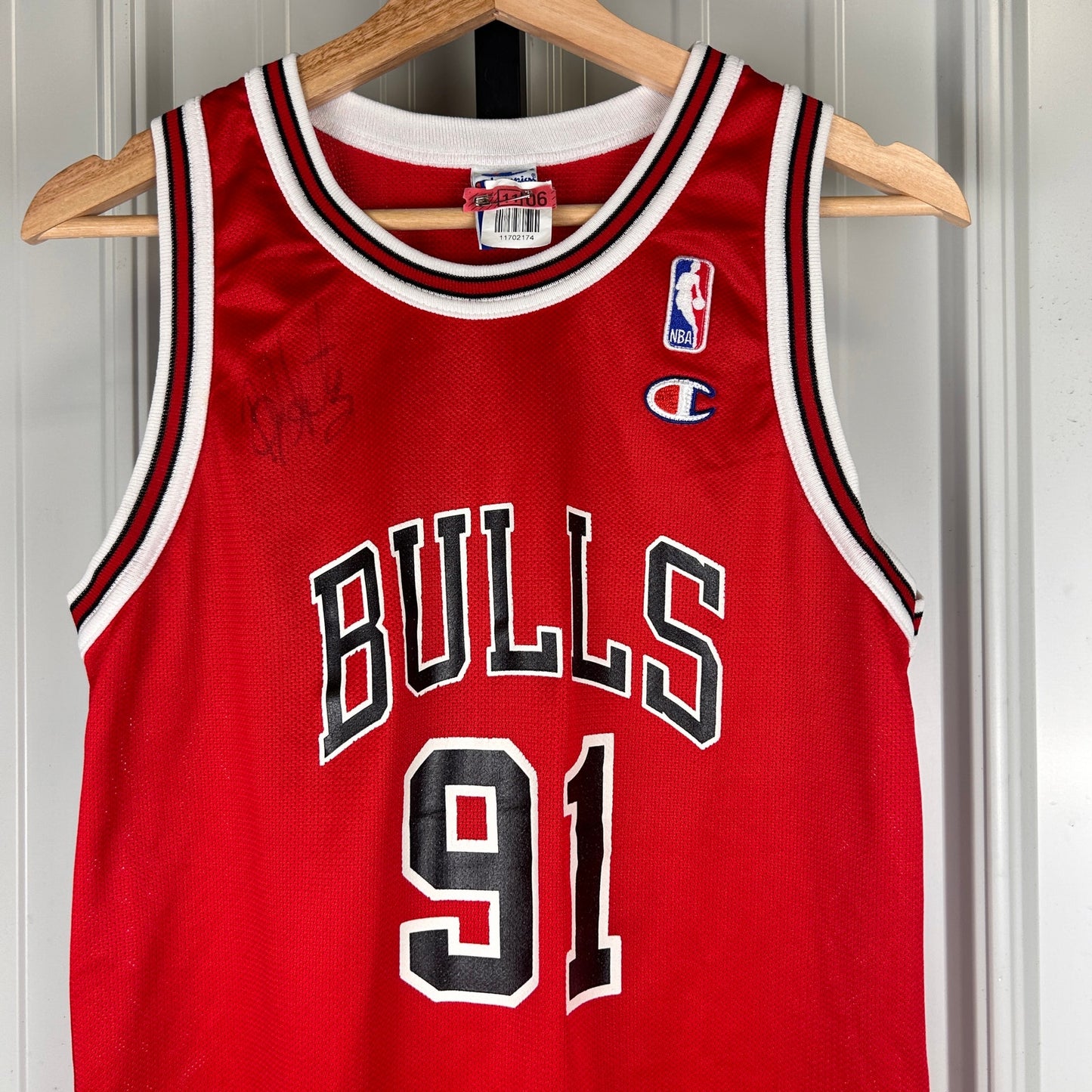 Signed Dennis Rodman 90s Champion Chicago Bulls Youth L 14-16 Jersey