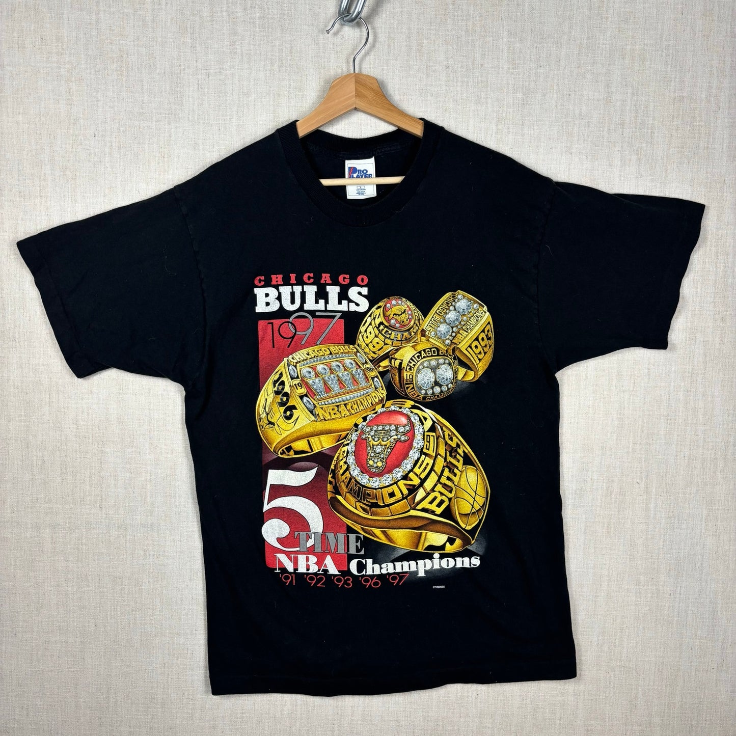 Chicago Bulls Championship Ring Jordan Tee Black Vintage 1997 L