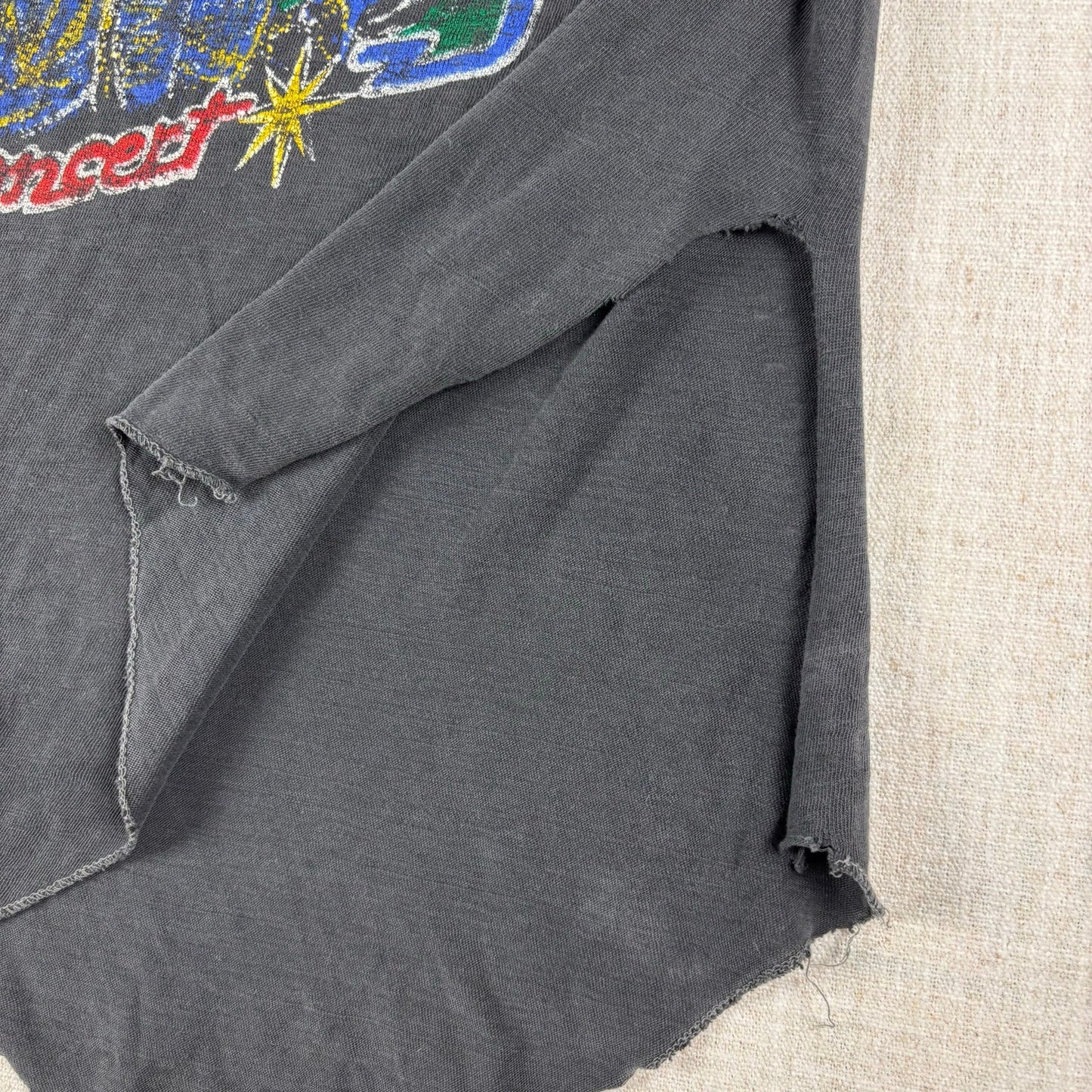 Vintage Foghat Pat Travers 70s Concert Drug Distressed Small Raglan Shirt