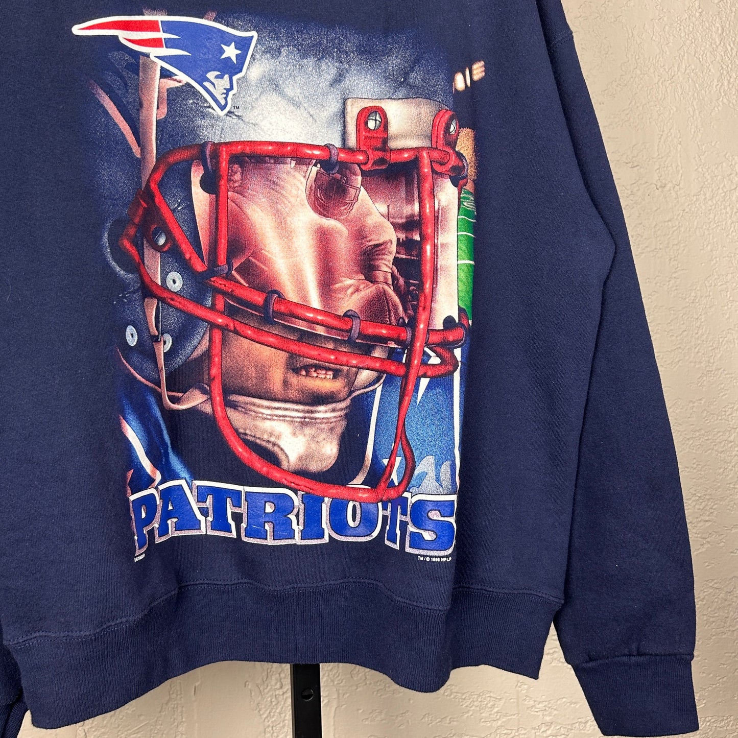Vintage New England Patriots NFL 90s Lee Sport Large Helmet Graphic Crewneck