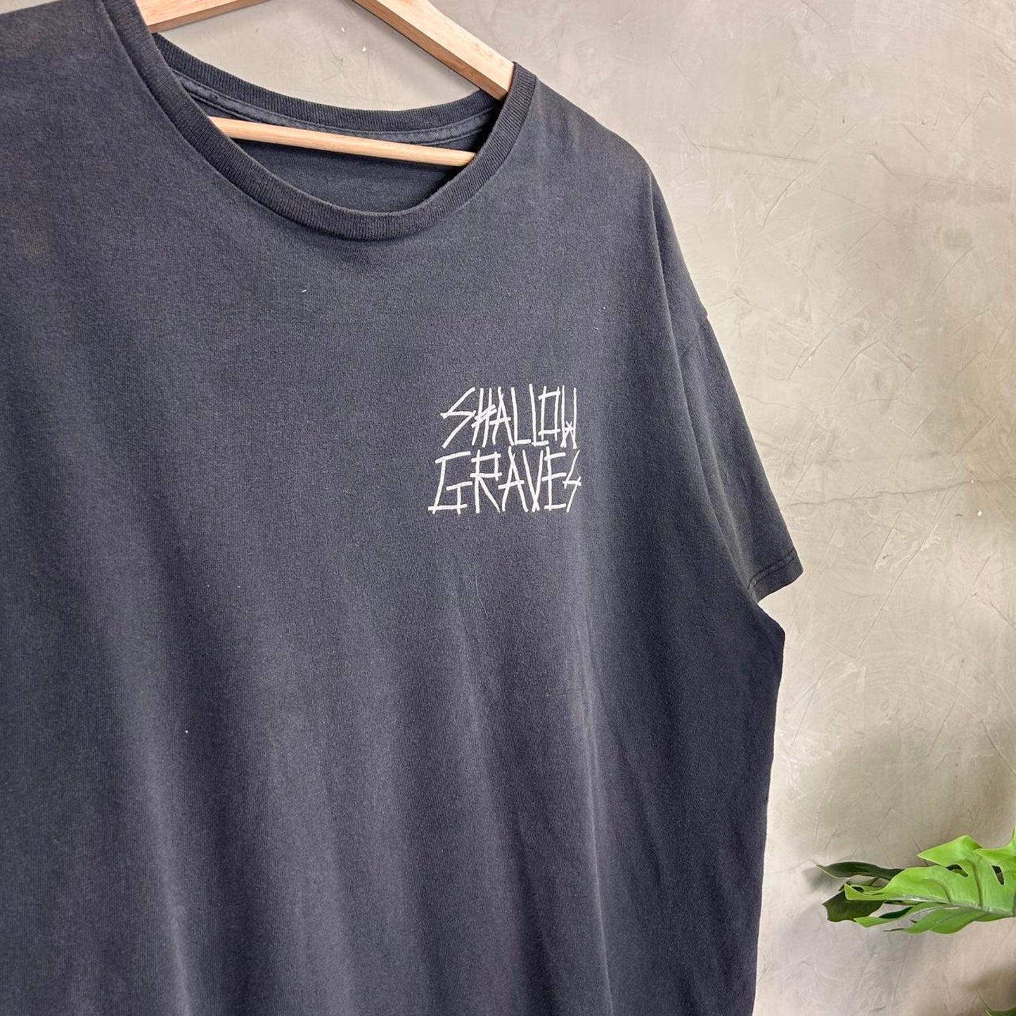 Faded Y2K Shallow Graves Heart Condition Distressed XL Shirt