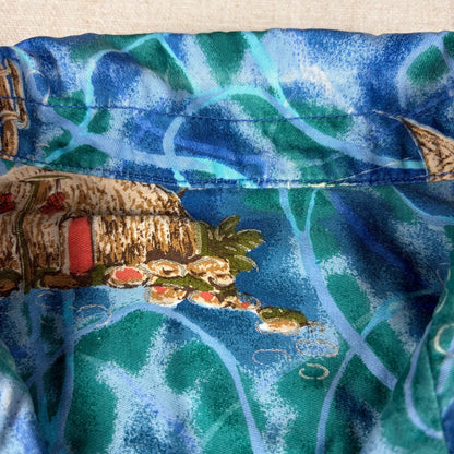 Vintage Hawaiian Loop Collar Rare Vibrant Shimmering Waters Medium Button Shirt