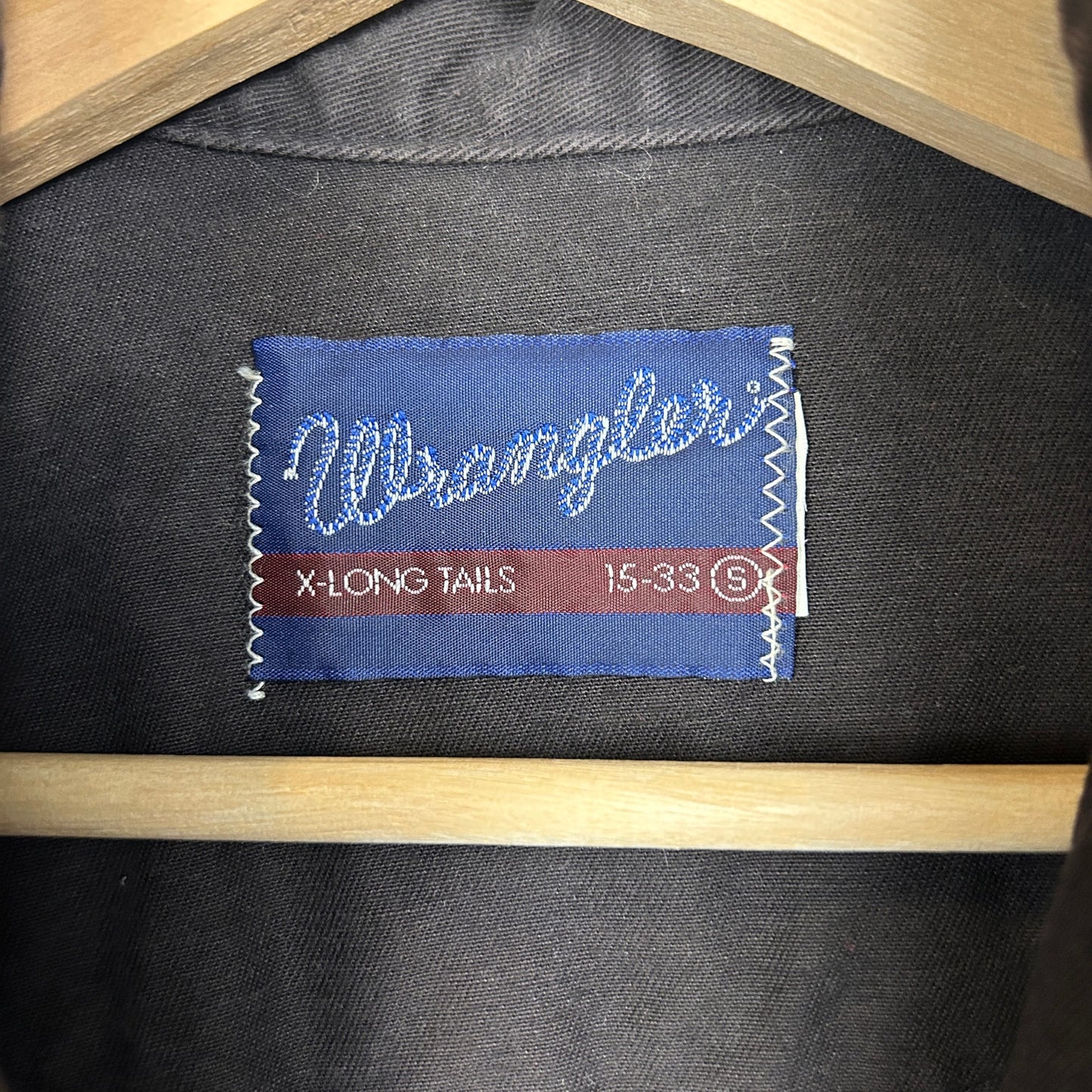 Wrangler X-Long Tails Vintage 90s Black Pearl Snap Small Button Down Shirt