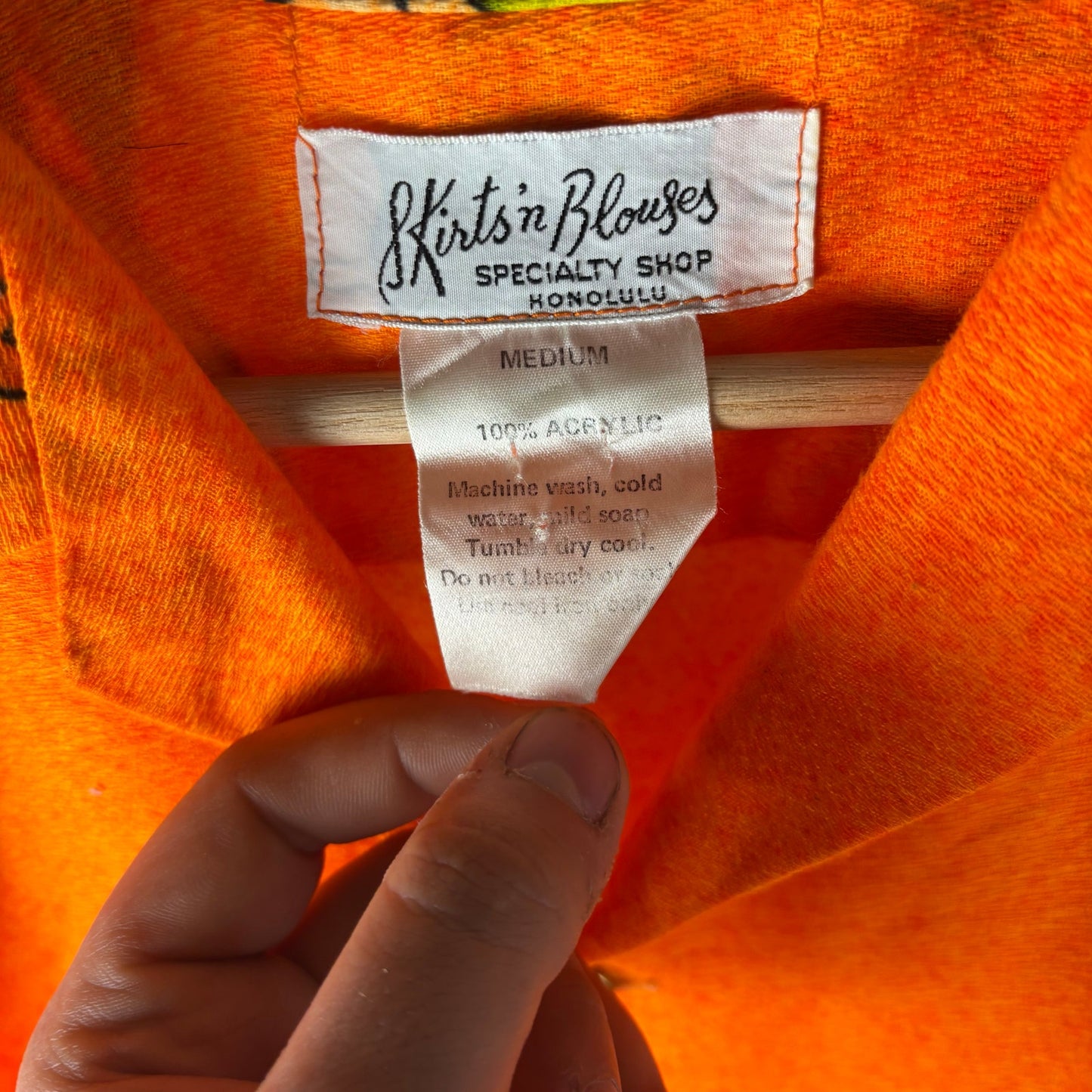 1980s Acrylic Skirts N Blouses Specialty Hawaiian Floral Medium Button Shirt