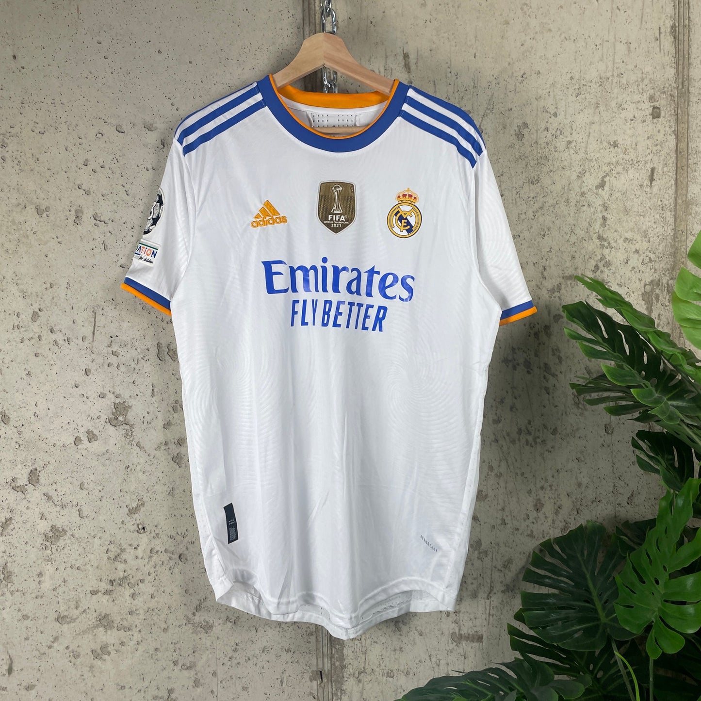 Real Madrid Adidas 2021 FIFA World Champions XL Football Soccer Jersey