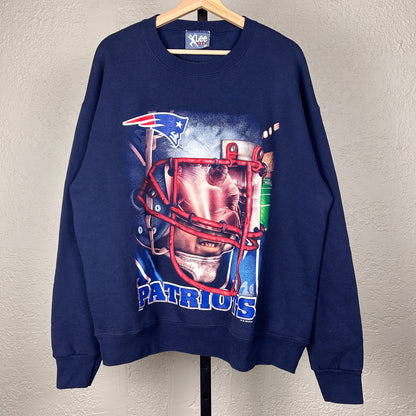 Vintage New England Patriots NFL 90s Lee Sport Large Helmet Graphic Crewneck