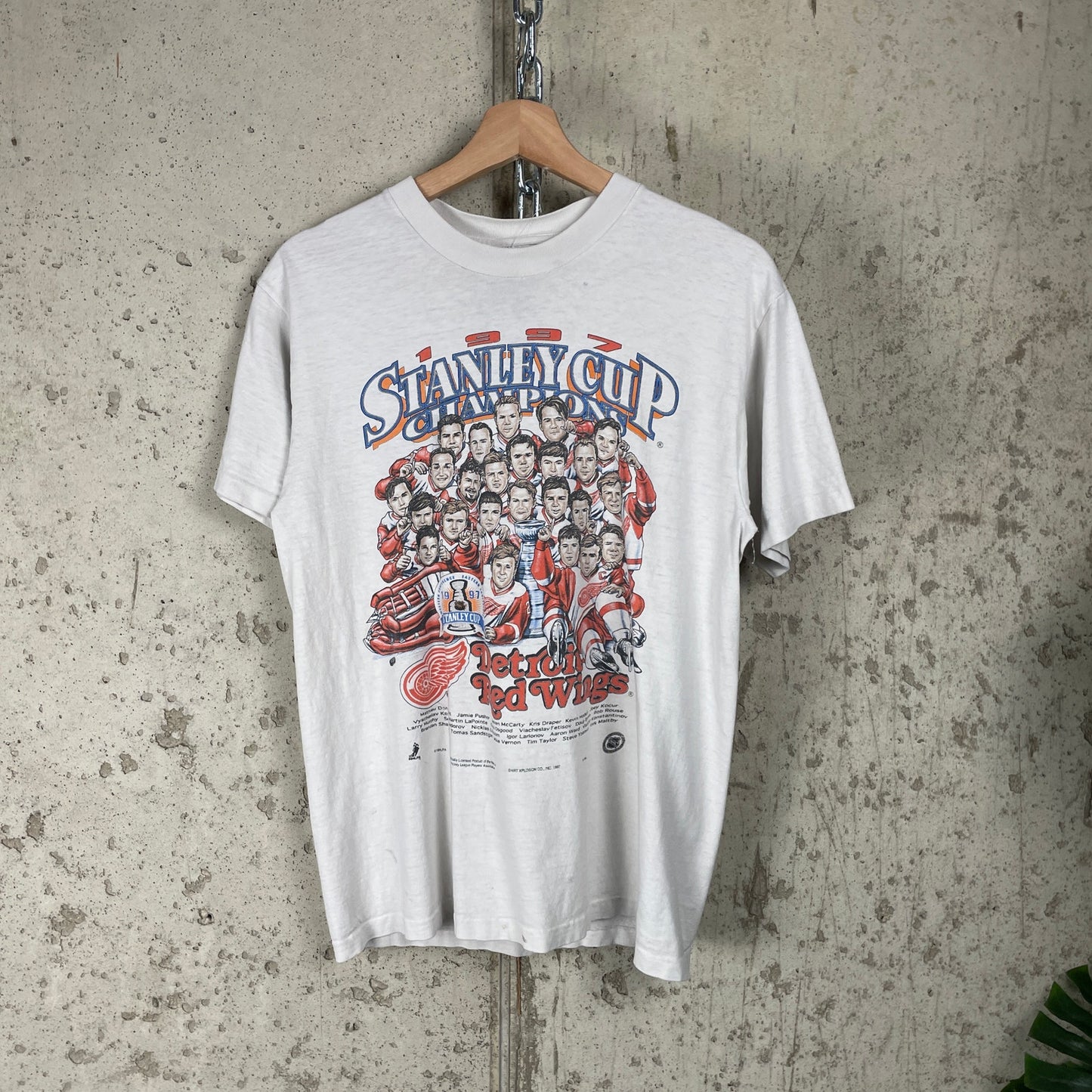 Vintage Detroit Red Wings 1997 Team Caricature Medium NHL Champions Shirt