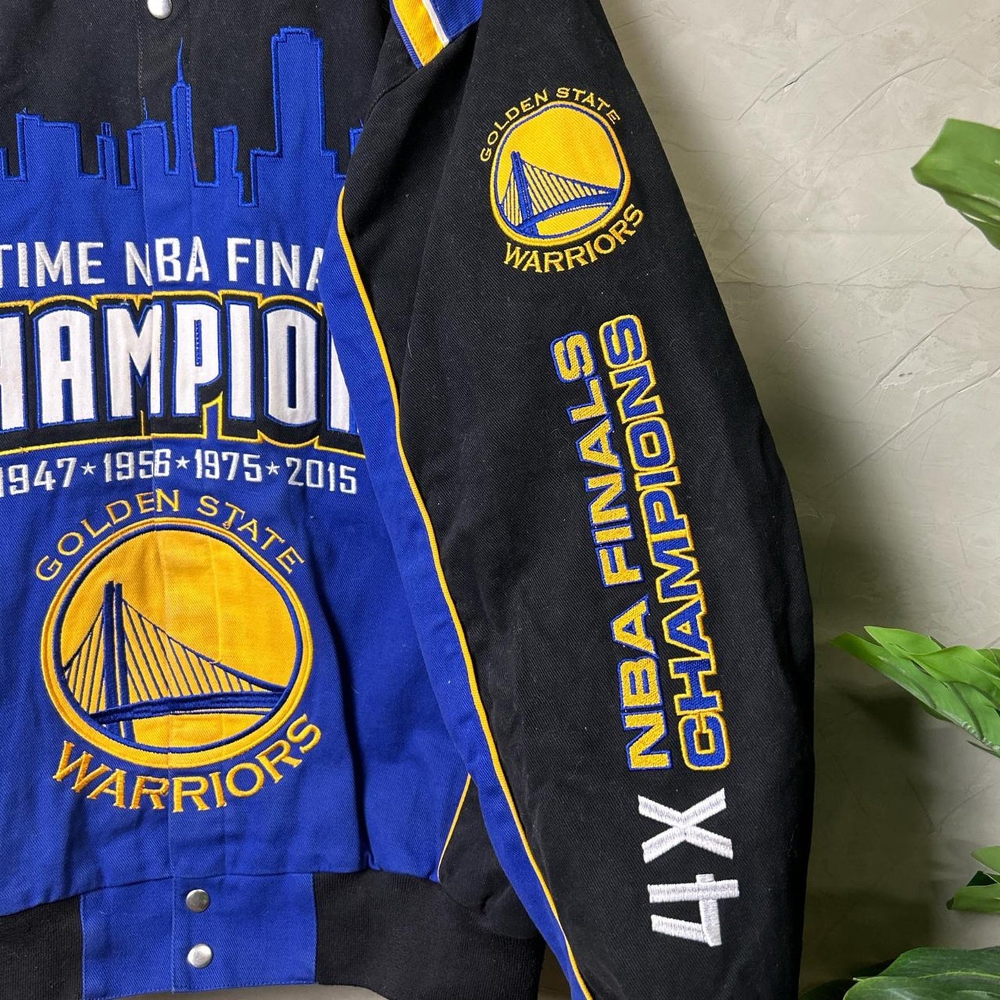 Golden State Warriors 4-Time NBA Champions Skyline GIII Carl Banks L 2015 Jacket