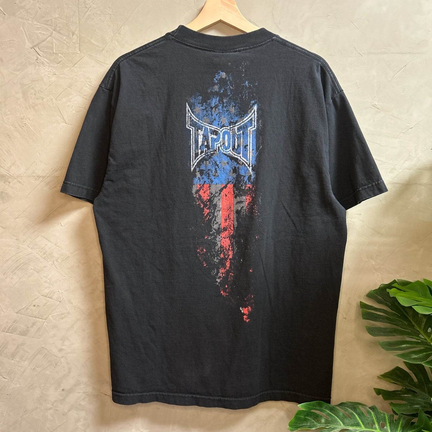 Tapout American Flag Large Y2K Faded Graphic Shirt