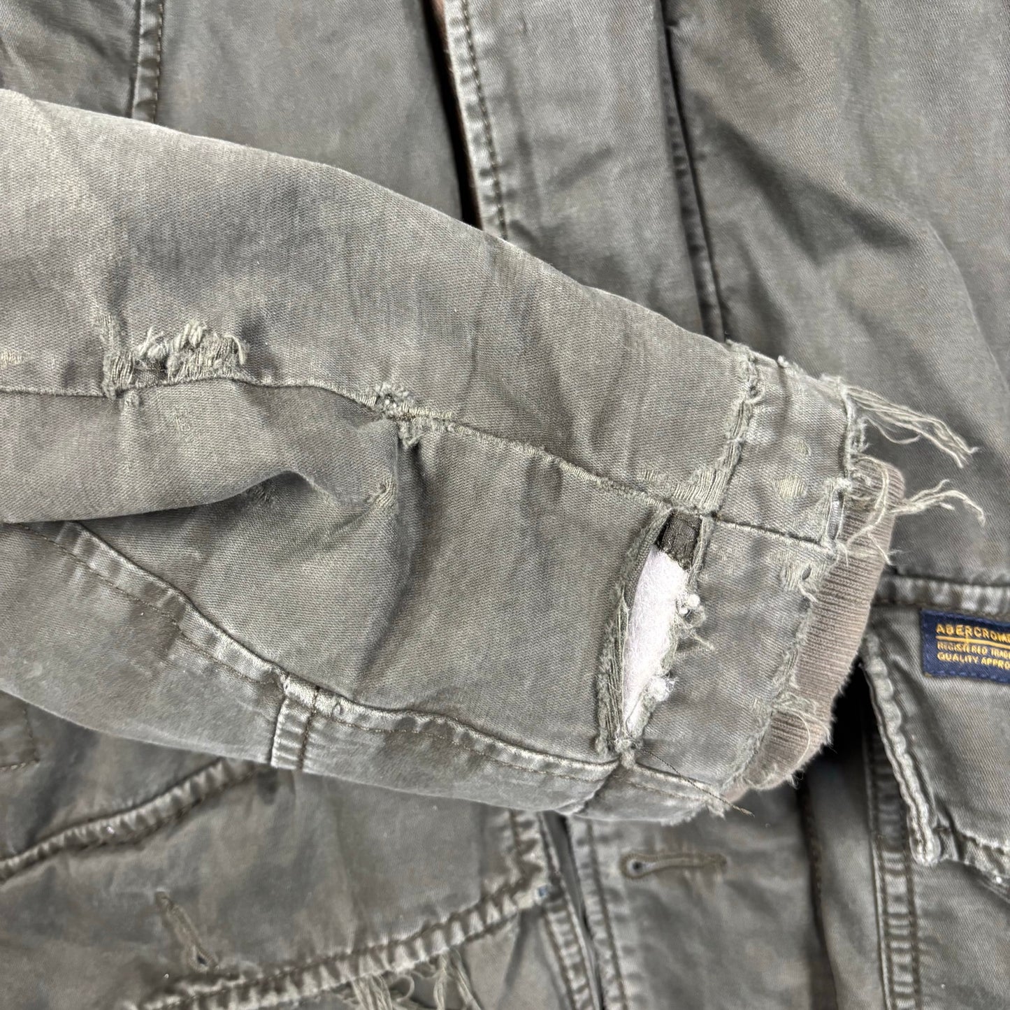 Abercrombie and Fitch Distressed Sherpa Lined Army Parka Small Hooded Jacket