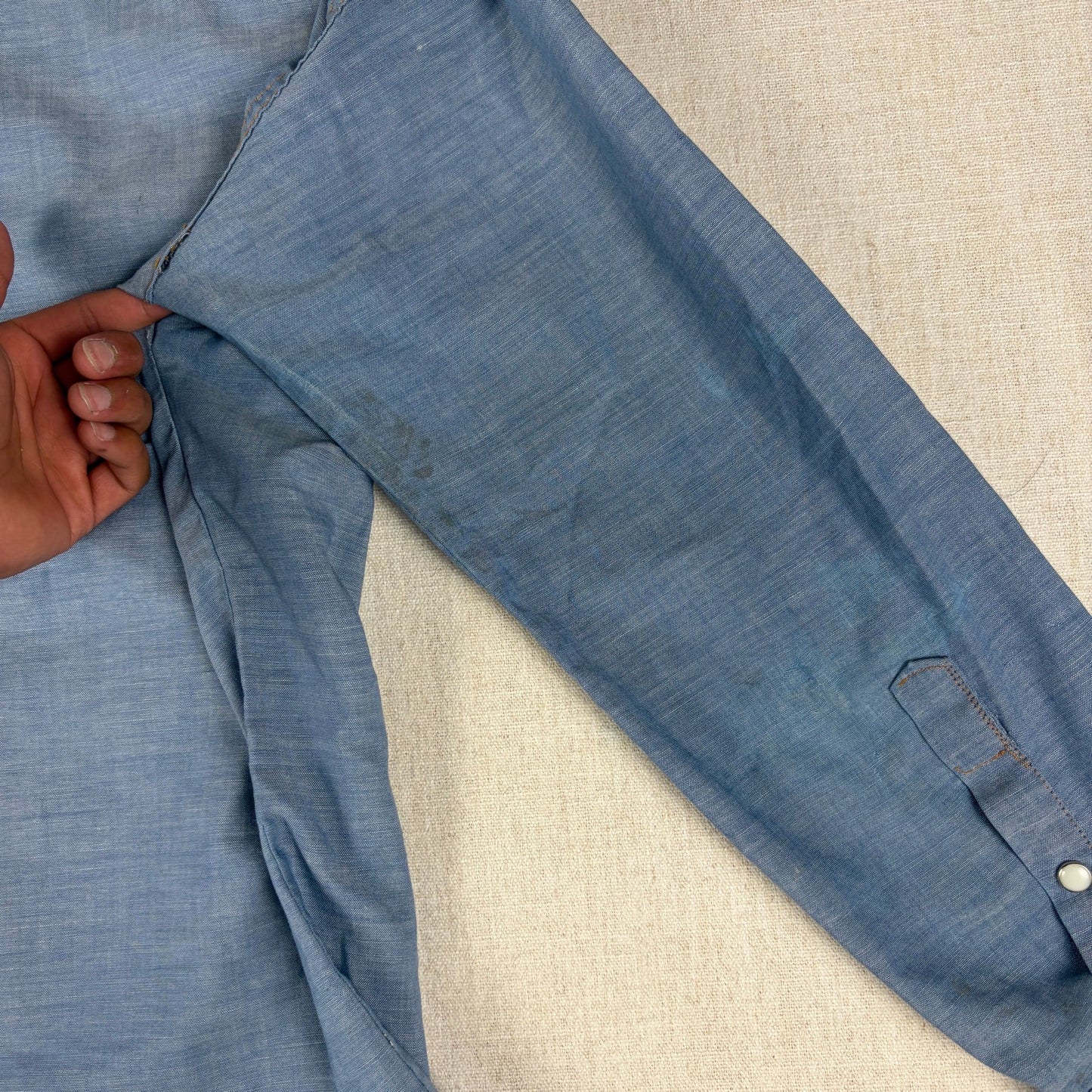 Vintage Wrangler Sanforized Pearl Snap XLong Tail Sz 15-33 Western Chambray