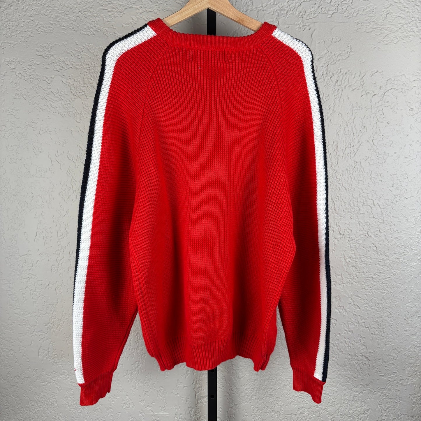 Vintage Chicago Bulls 90s Starter Medium Embroidered Logo Knit Sweater