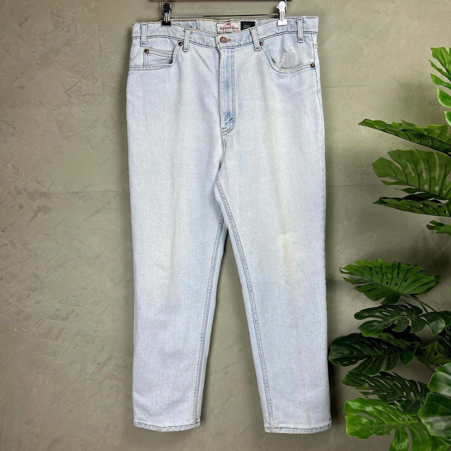 Vintage Levi’s Brown Tab 540 Flex Denim Made in USA 36 x 29 Light Wash Jeans
