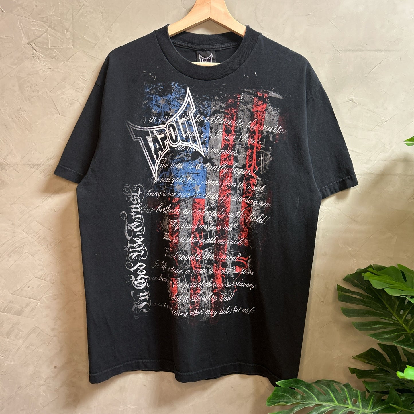 Tapout American Flag Large Y2K Faded Graphic Shirt