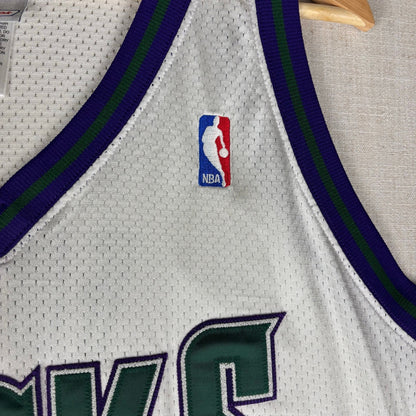 Vintage TJ Ford Milwaukee Bucks Reebok Sewn #11 Authentic Sz 52 Jersey
