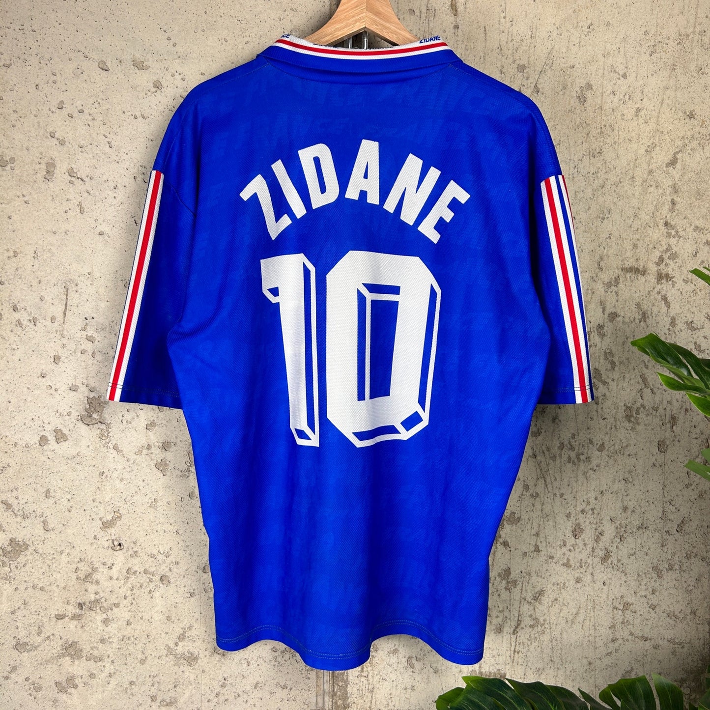 Vintage Zinedine Zidane France #10 Football XL Jersey Kit