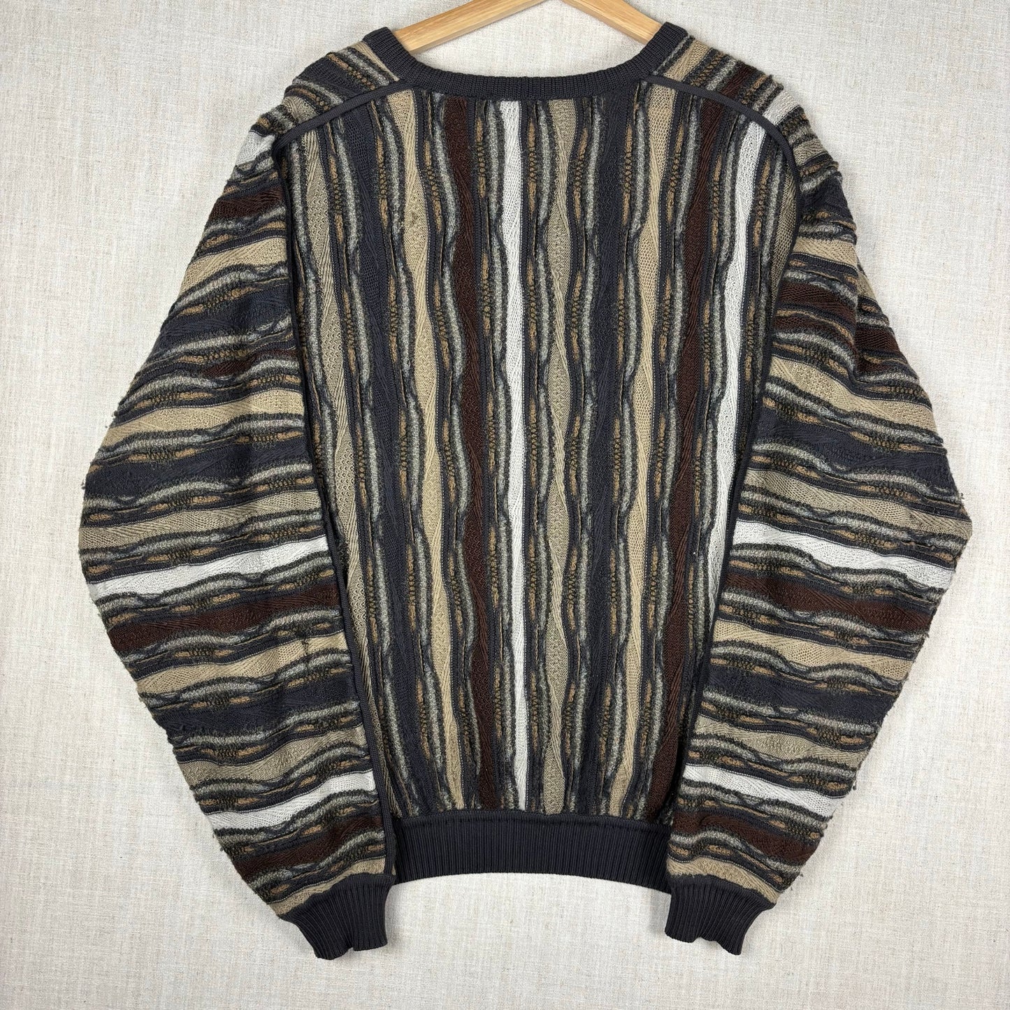 Coogi Style 3D Knit Sweater St. Croix V Neck XL