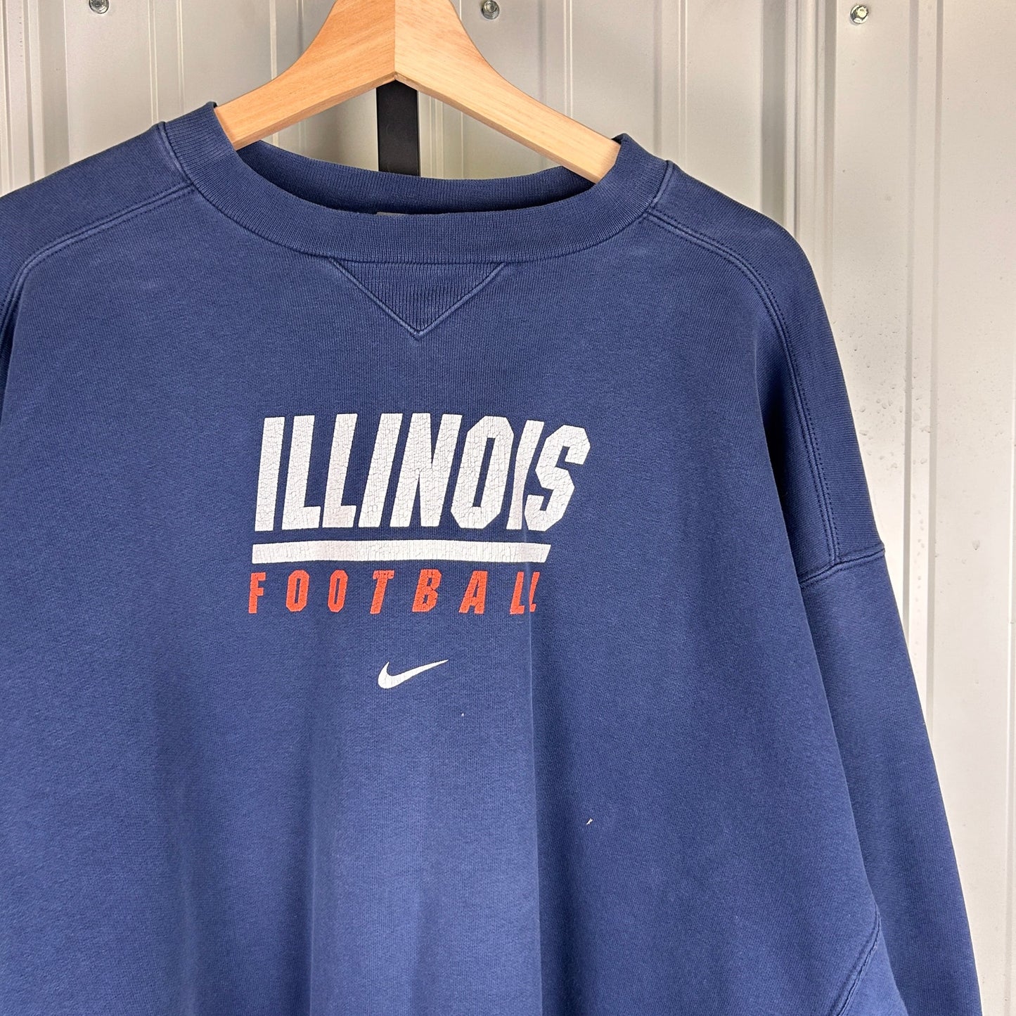 Uni. Of Illinois Urbana Cham. Football 00s Nike Gray Tag Center Swoosh XL Crewneck