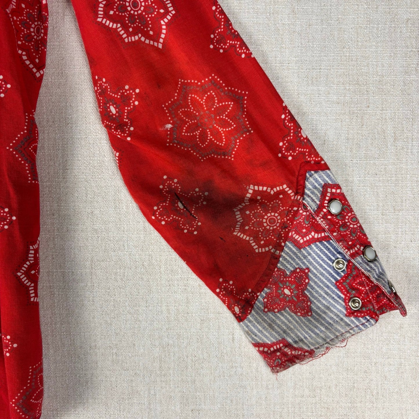 Vintage 1970s Paisley Bandana Striped Yoke and Cuffs Western Pearl Snap Medium