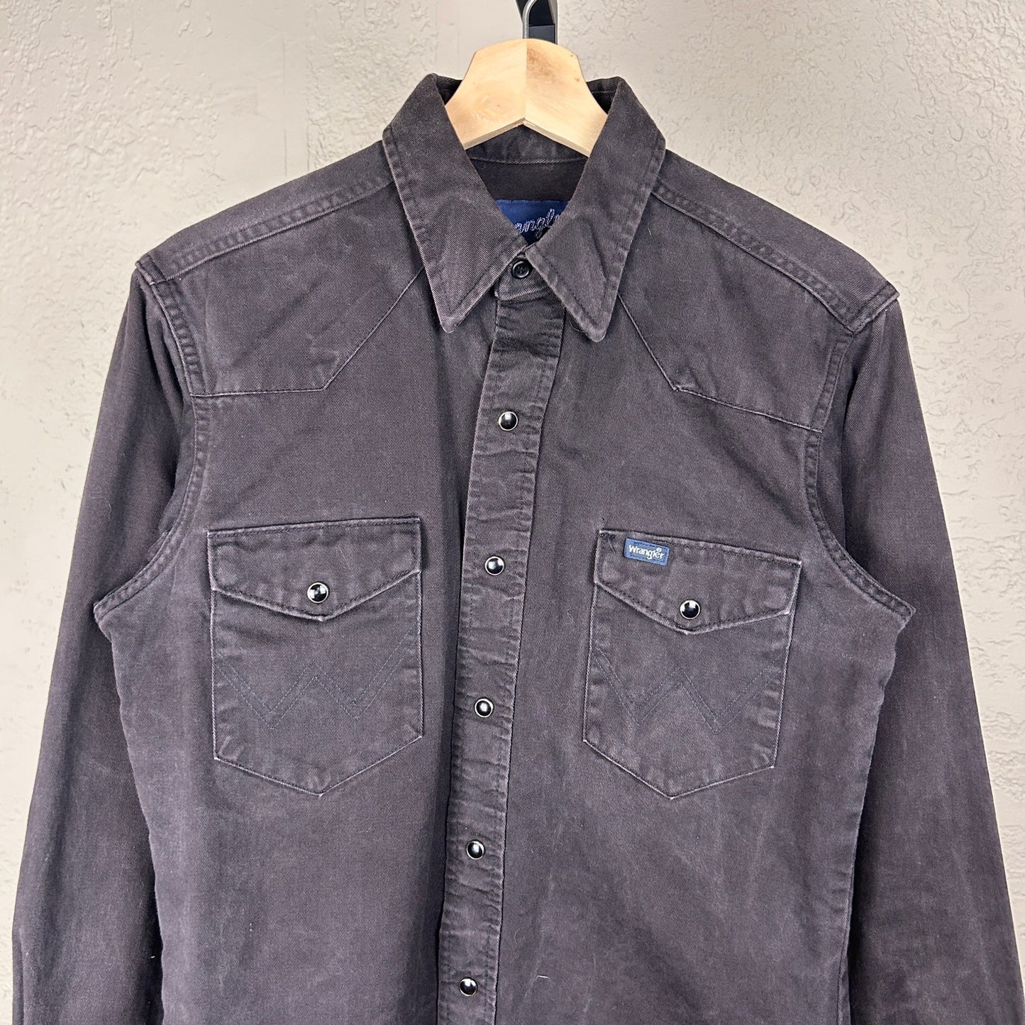 Wrangler X-Long Tails Vintage 90s Black Pearl Snap Small Button Down Shirt