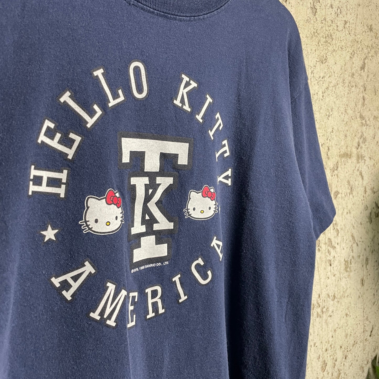 RARE Hello Kitty America Sanrio 1999 Adult L Made in USA Tee