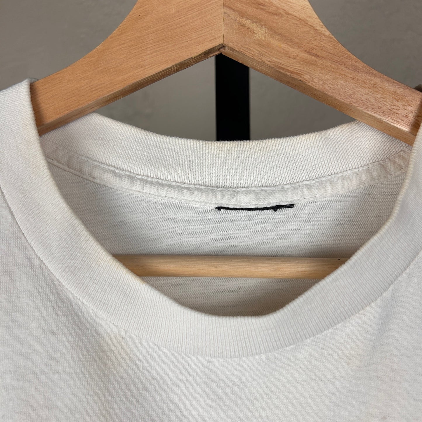 Chicago Bulls Whoop There It Is 90s Michael Jordan 3 Peat Large tee